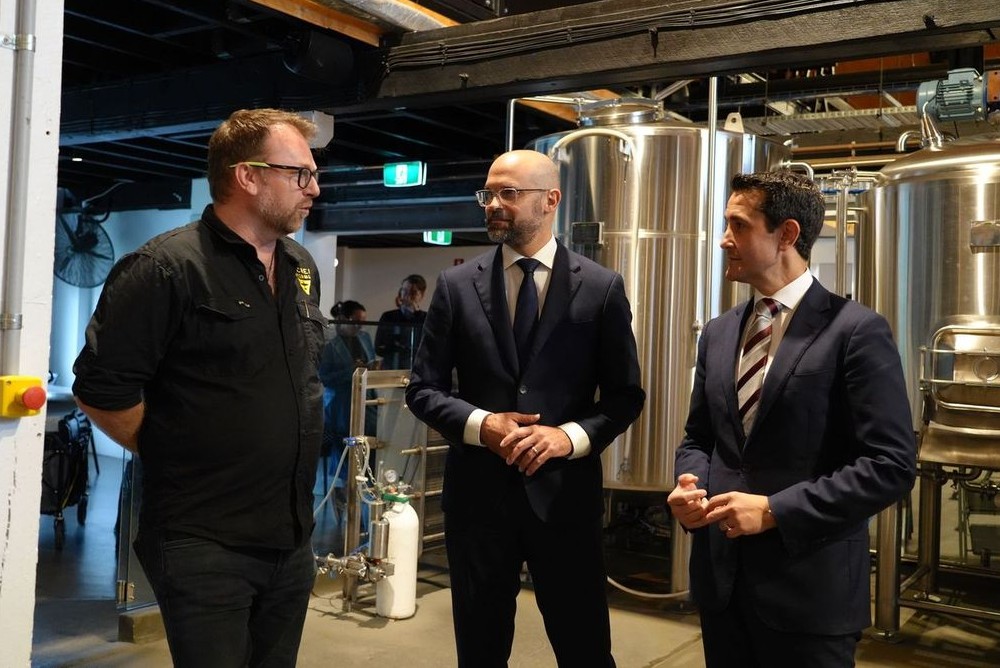 The Premier and Treasurer are calling on energy retailers to pass on full savings from the Australian Energy Regulator’s final Default Market Offer (DMO) to every South East Queensland household and business.