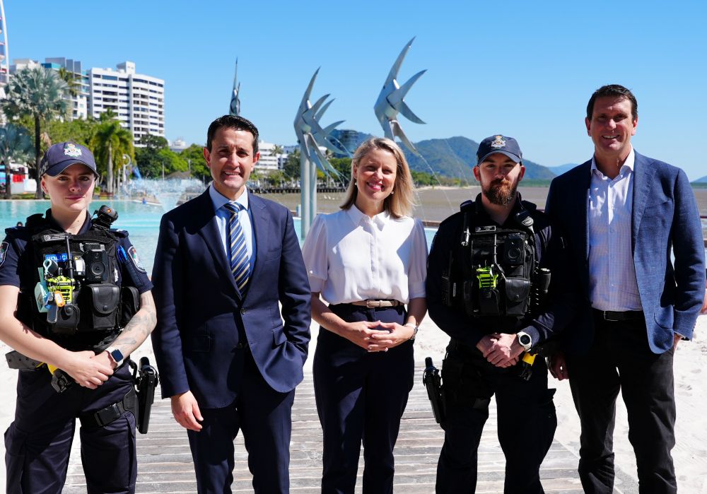 Photo of Cairns police with the Premier, Bree James MP and Minister Purdie.
